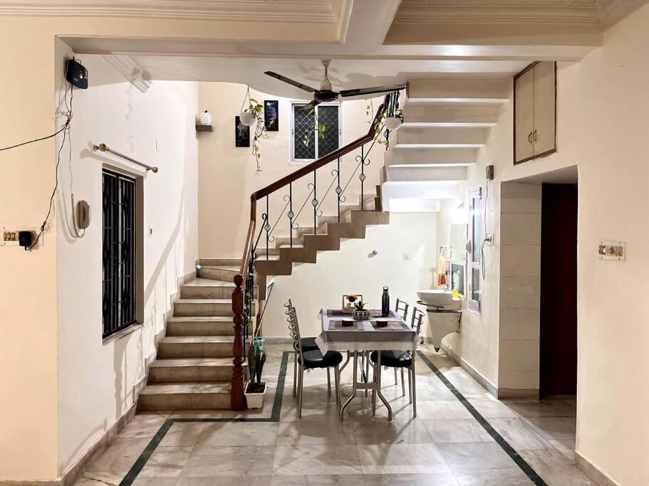 Gauranga Kutir-A Spiritual Villa Retreat بوهفانيشفار المظهر الخارجي الصورة