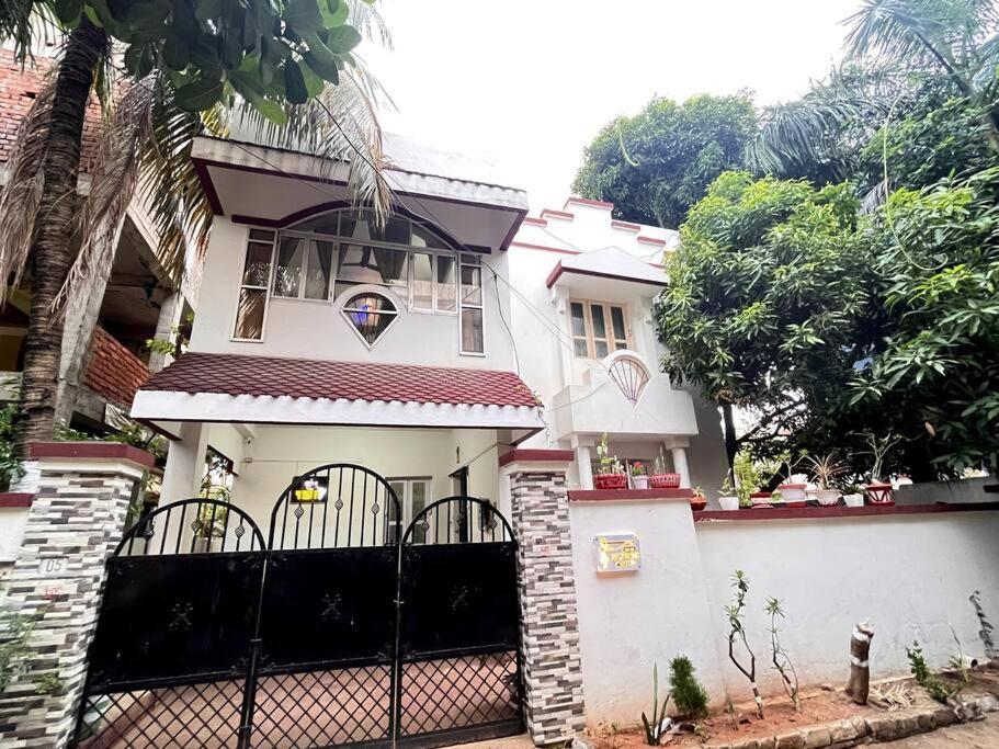 Gauranga Kutir-A Spiritual Villa Retreat بوهفانيشفار المظهر الخارجي الصورة